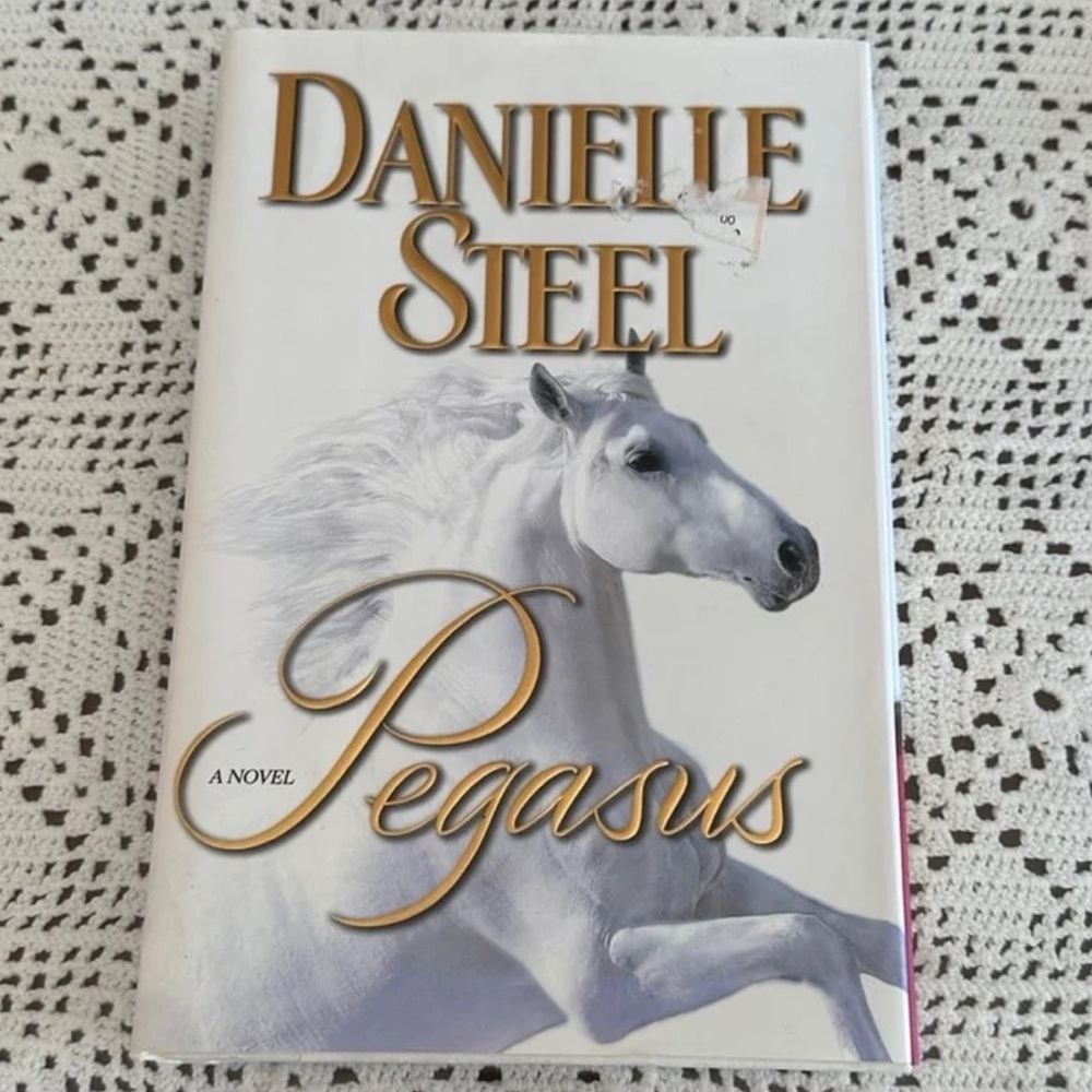 2/$10 ‘Pegasus' Novel - Danielle Steel Hardcover Book